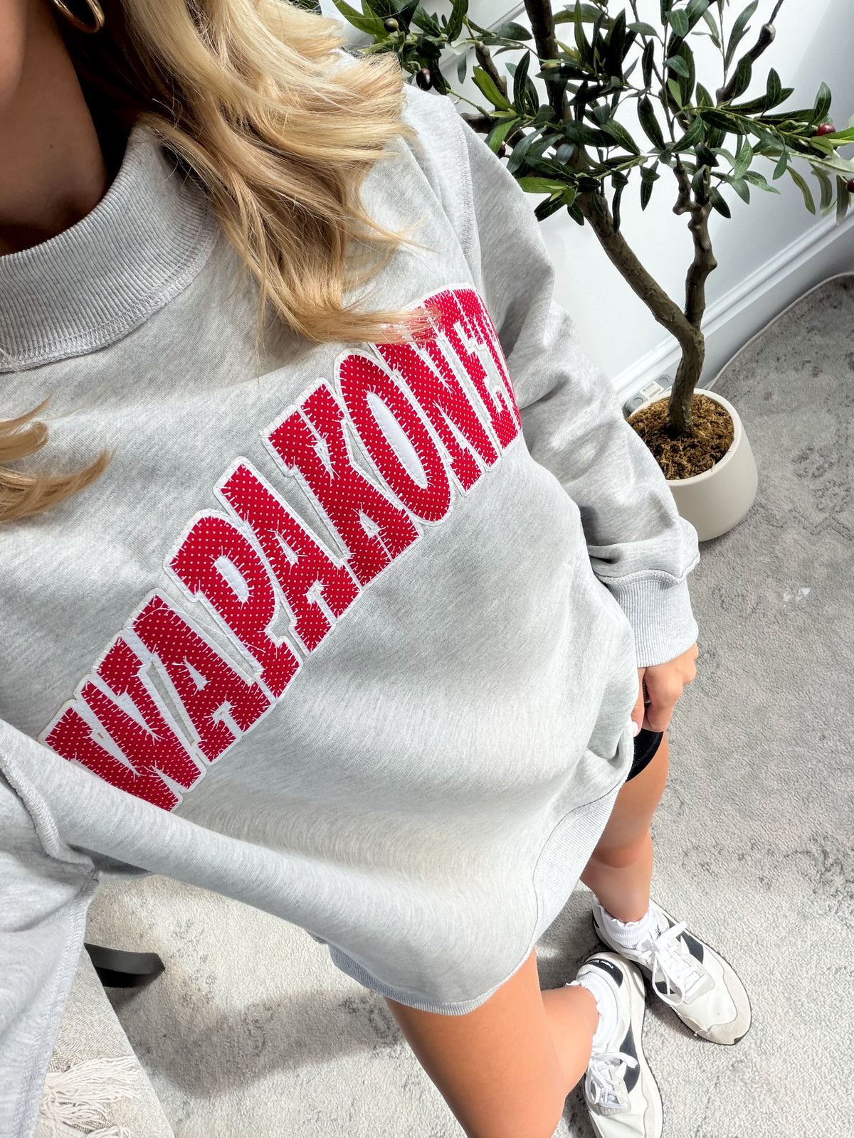 WAPAKONETA Mock Neck (Polka Dot)