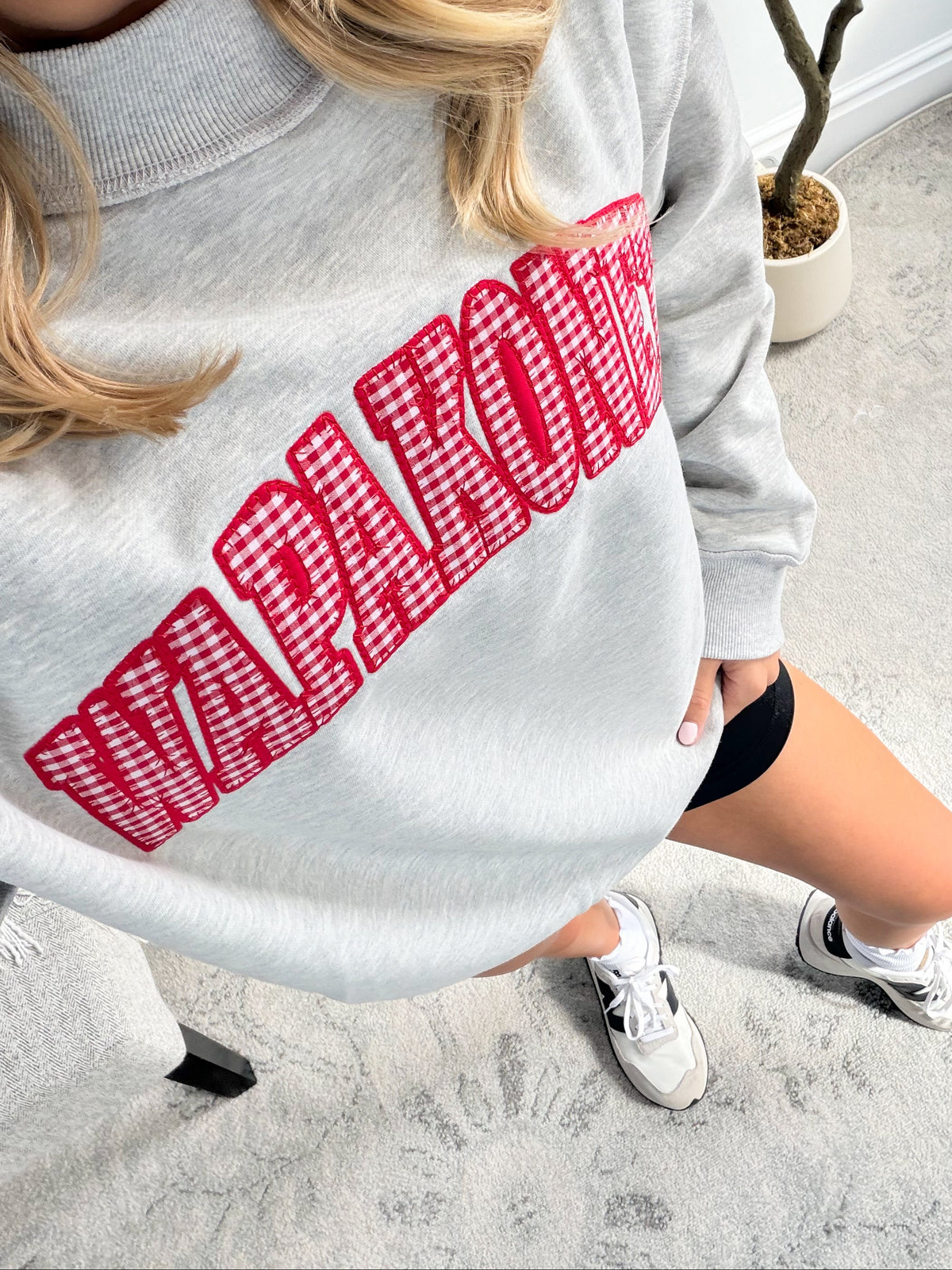 WAPAKONETA Mock Neck