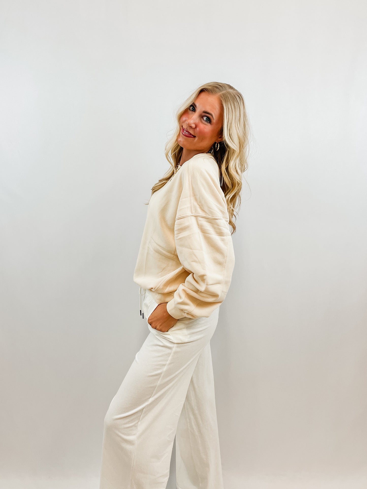 Cream Casual Sweatshirt