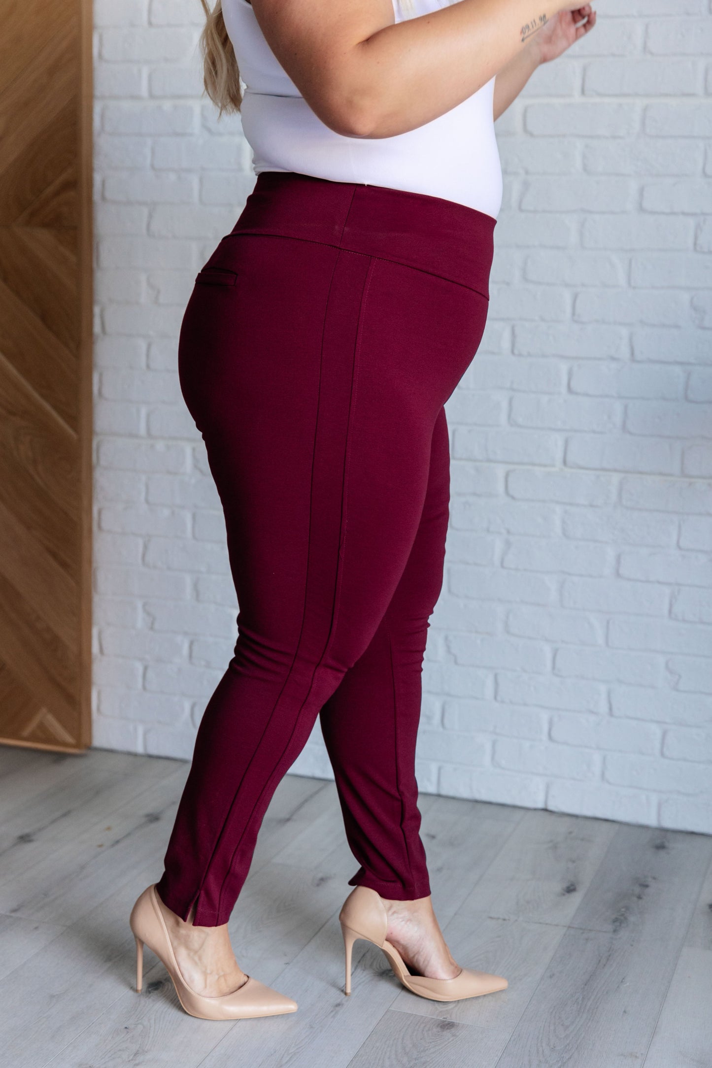 Magic Skinny 28" Pants in Wine