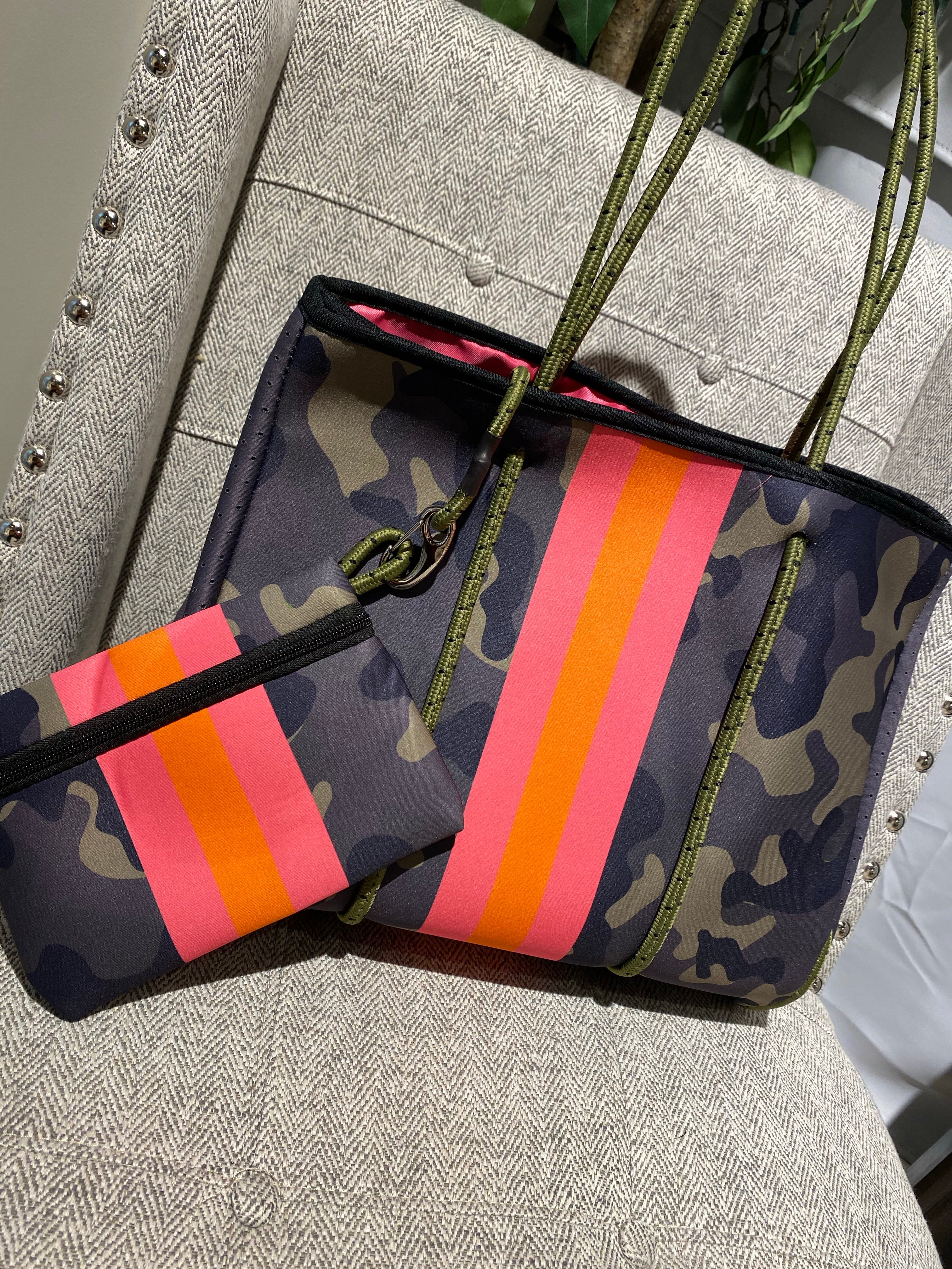 Camo Stripe Neoprene Bag (Pink)